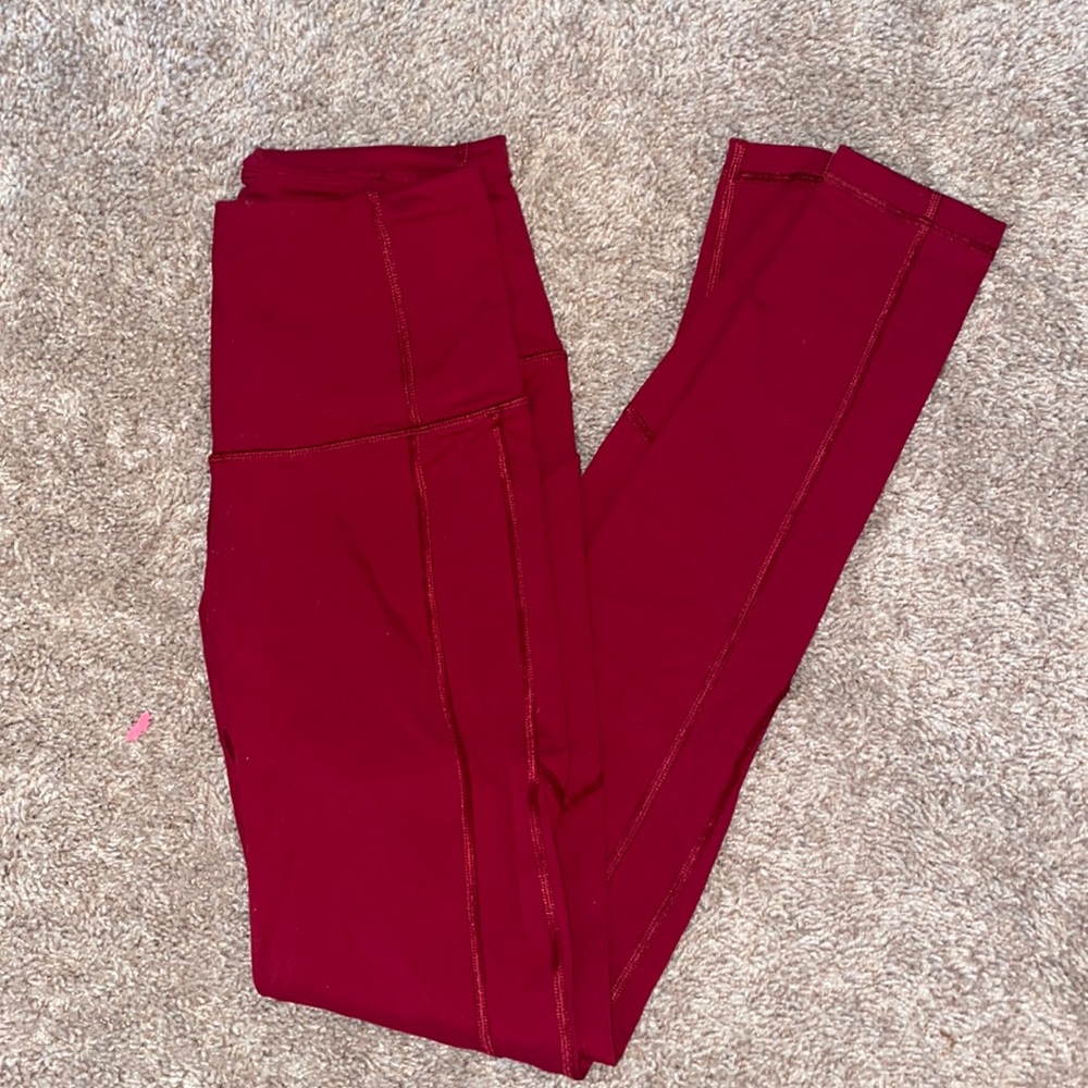 Red Victoria sport leggings
